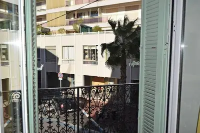 Image de Cannes. 3 pièces centre-ville.