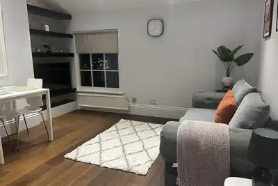 Image de Appartement-Traditionelle-Salle de bain privée-Vue ville-Second Floor