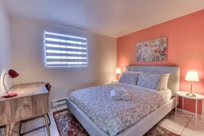 Image de Gorgeous & Cozy 2 Bedroom Apt with Free Parking