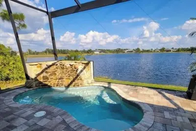 Image de Lakefront Exquisite Home in Placida Sands, \nA Fishing and Wildlife Phenomenon