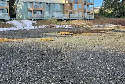 Image de La Vie en Rose - A fabulous ground-level unit with deck facing Meares Island.