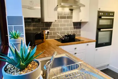 Image de Comfortable 3br Stay w/ Parking | Taunton