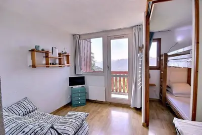 Image de À 150m des pistes de ski, étage -2, balcon, télévision, casier à ski, 20m², Peisey-Vallandry