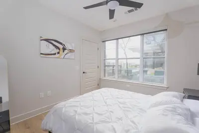 Image de Cozy 1-bedroom condo in prime Dallas location