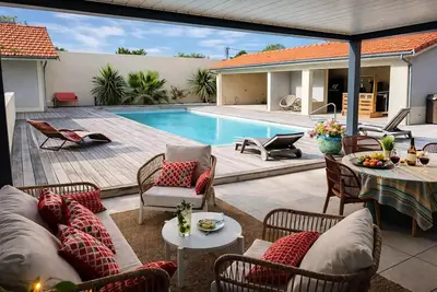 Image de Ref 038 - Villa d'exception avec piscine et jacuzzi privée au centre de Soulac/mer