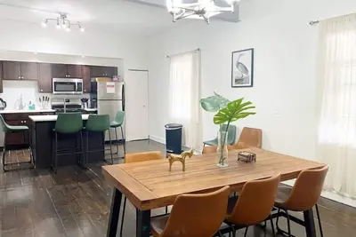 Image de McCormick 3Br Huge unit//Ping-pong/Optional Parking