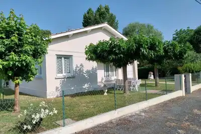 Image de Maison à Eymet avec Jardin et Parking Privé