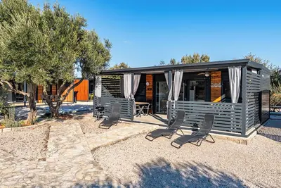 Maslina Delux by Interhome