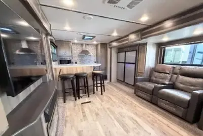 Image de Camping in my backyard