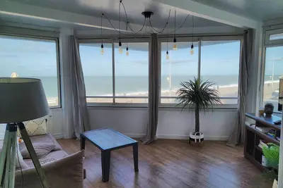 Image de Captain Yoo - La perle, vue sur mer