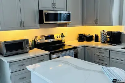 Image de Family friendly home in lovely Anchorage neighborhood - 5 minutes from airport