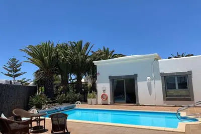 Image de Single-Story Faro Park Villa on a Large Plot, Featuring Air Con