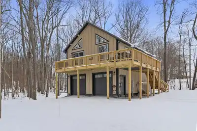 Image de Wild Laurel - Sleeps 6 - Perfect for the family - Under 10 mins to Wisp/Lake