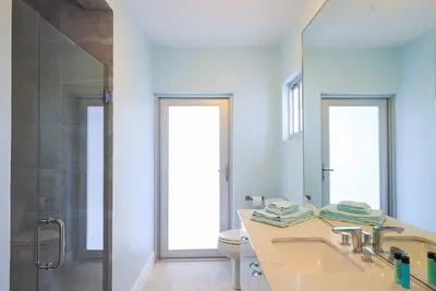 Image de Luxe Retreat Villa with Stunning Views