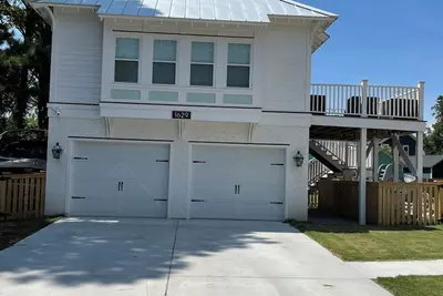 Image de New 2-bedroom1 bath detached guest house minutes from Charleston and Folly Beach