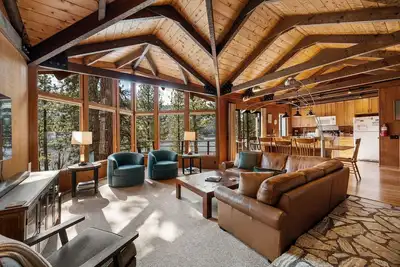 Image de Donner Delight - Classic Donner Lakefront Cabin with Fantastic Views and Walkable to Shoreline Park