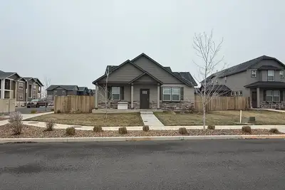 Image de Cozy Home close to river and hiking trails. Flexible Lease/Rental Options!