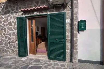 Image de Three-Room Apartment steps from Ghiaie Beach