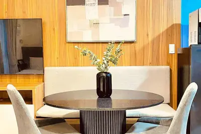 Image de JayRhyn- Amani Condo