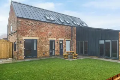 Luthien Barn - Uk50881