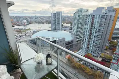 Image de High Raise 02 Bed Rooms Unit/02 Fath rooms Plus 01 Den with Breathtaking view