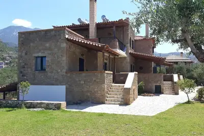 Image de Maisonette 'Lithino Villa 3' avec vue montagne et mer à Stoupa