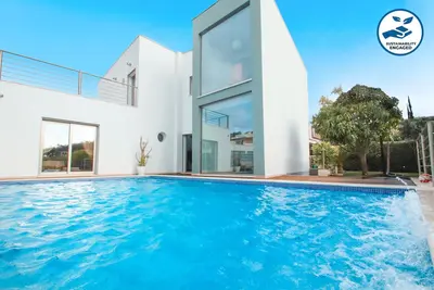 Image de Modern villa with private pool and Bbq