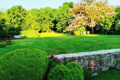 Image de Suite Familiale & Petit-Déj Maison – Jardin | Parc Astérix, Senlis, Chantilly