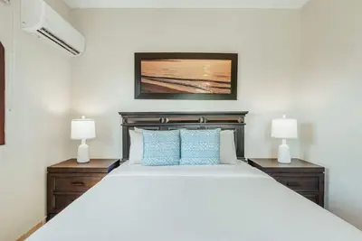 Sun & Pool Paradise – 4br Villa Near Palm Beach