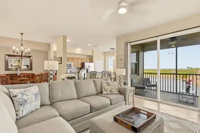 Image de Relax & Unwind in This Beautiful Condo at River Strand Golf and Country Club!