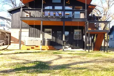 Image de Lake Tawakoni Oasis \nGameHouse, Waterfront, BoatHouse, Fishing Retreat, Hot tub