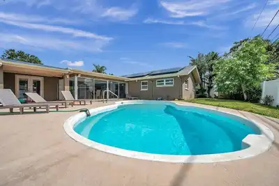 Image de Beach Retreat with Pool