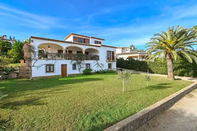 Image de Villa Almare by Marhen Homes