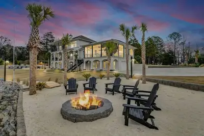 Image de La Ventana Luxe Lake Retreat - Sleeps 16+