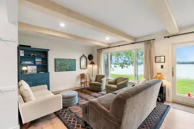 Image de Crooked Lake Waterfront Cottage With Private Dock