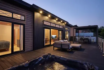 Image de Canto Spa (pet), Carmarthen