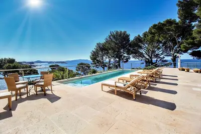 Image de Villa contemporaine vue mer, accès privé plage