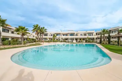 Image de Amalia Garden Groundfloor Retreat, a footstep from beach and sea, By Oyoostays