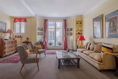 2 Bedroom Flat Near Eiffel Tower 110 m²