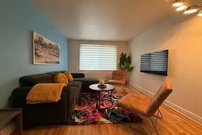 Image de Your Montreal Home Base | 3 Bedrooms with parking