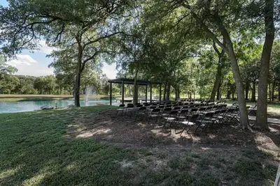 Image de 1br Retreat Queen Bed Bunk Trundle Private Bath Near Pond and River Walk