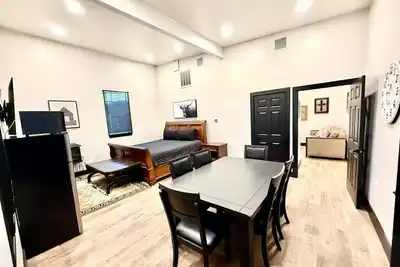 Image de Private 2br Backstage Suite