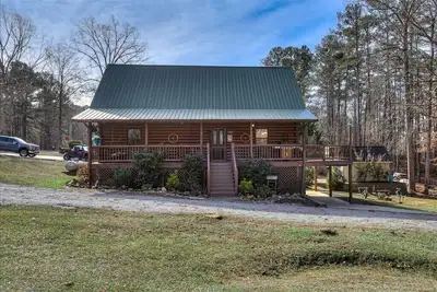 Image de Cozy Lakefront Cabin on Buckhead Drive!