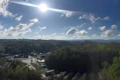 Image de 2-bedroom cabin located at Gold & Blue Cabins in Bluefield