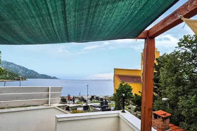 Image de Bel appartement à Karlobag avec Wi-Fi