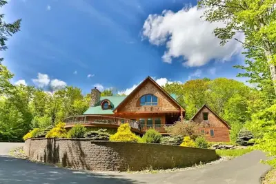 Image de New! Stunning 5br at Hunter/Windham w Oversized Deck, 5 Acres, and Mountain View