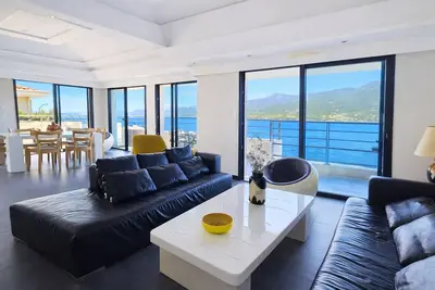 Image de Duplex T4 de haut standing les pieds dans l'eau - Vue mer & Jacuzzi - 801