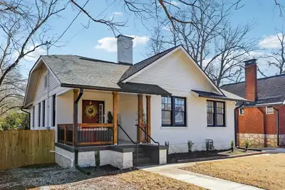 Image de Less than 10 min to Dt Atl/King Bed/Free Parking