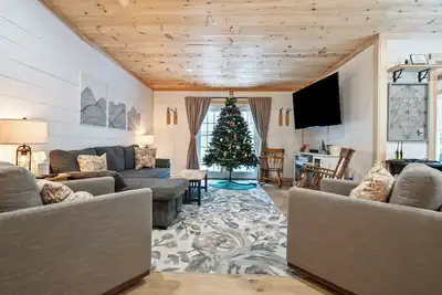 Hall Hideaway | Shared Waterfront Access