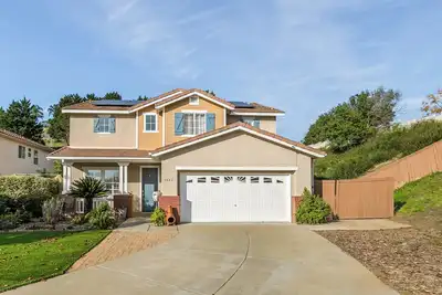 Image de Cinema & Surf: Spacious 5br Home 20 Mins to Coast
